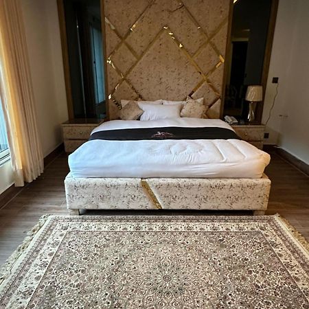 Karandukai Gold Palace Hotel & Food Lounge מראה חיצוני תמונה